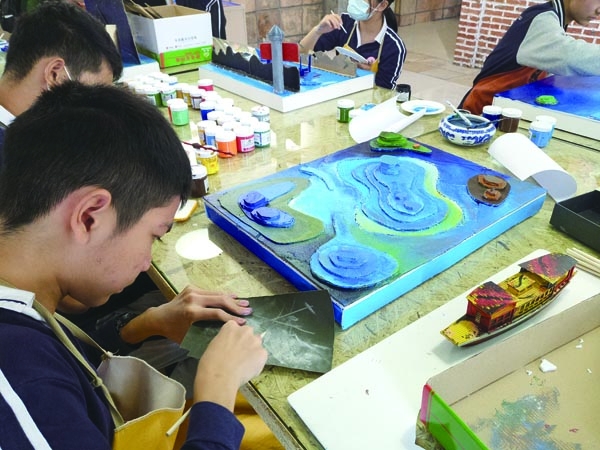 高登科：学校美育课程建设与评价的启示